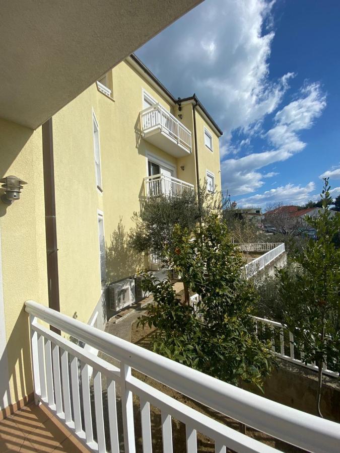 Kavajin Rooms Duće Esterno foto